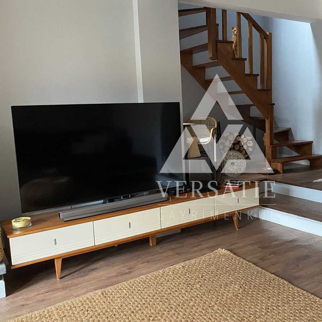 Luxury triplex villa for sale in Akatlar, Istanbul, close to the center of the city, architecturally renovated, reinforced with steel construction, in greenery, with a magnificent garden