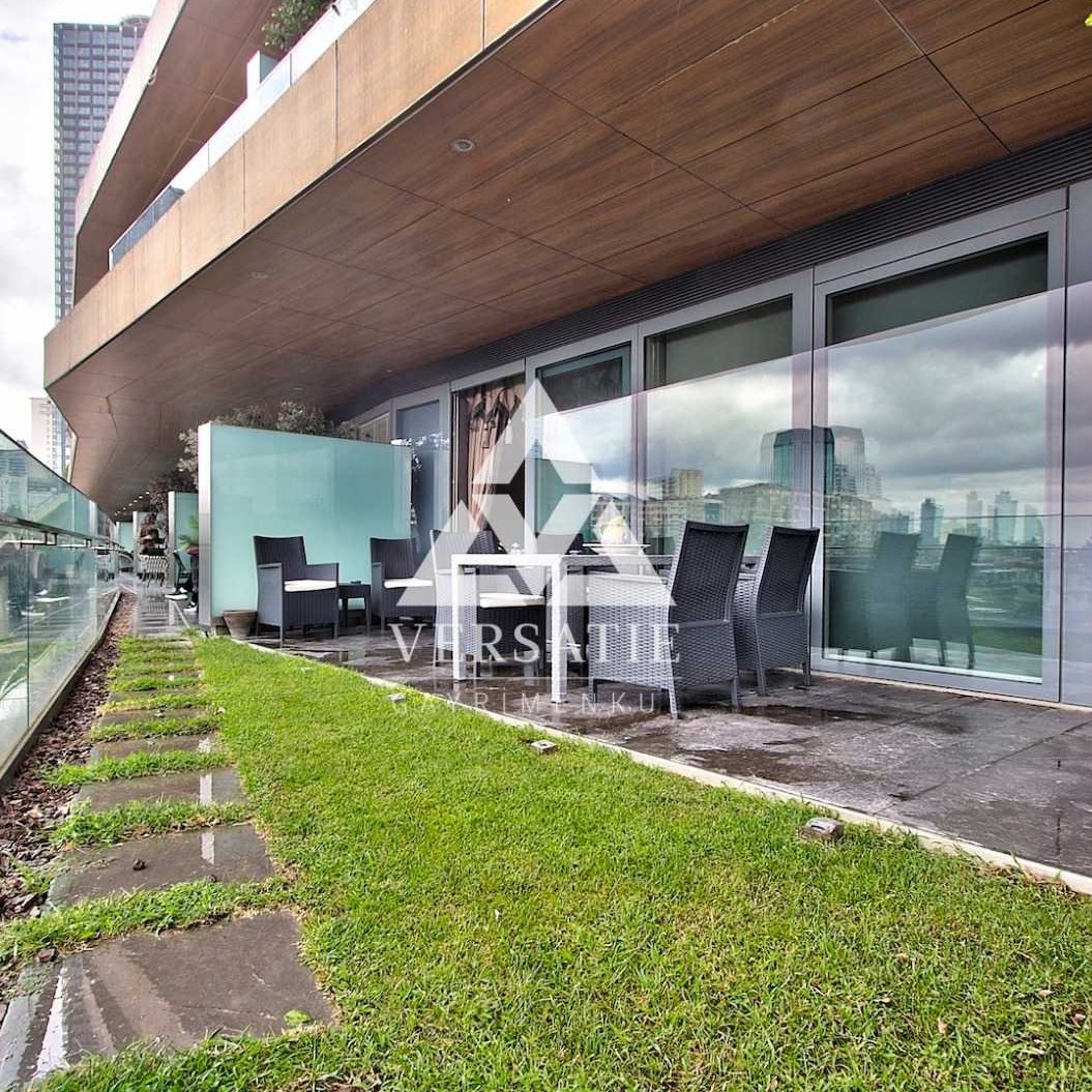 Plaza floor office for rent in Zorlu Center, one of the luxury and decent living centres