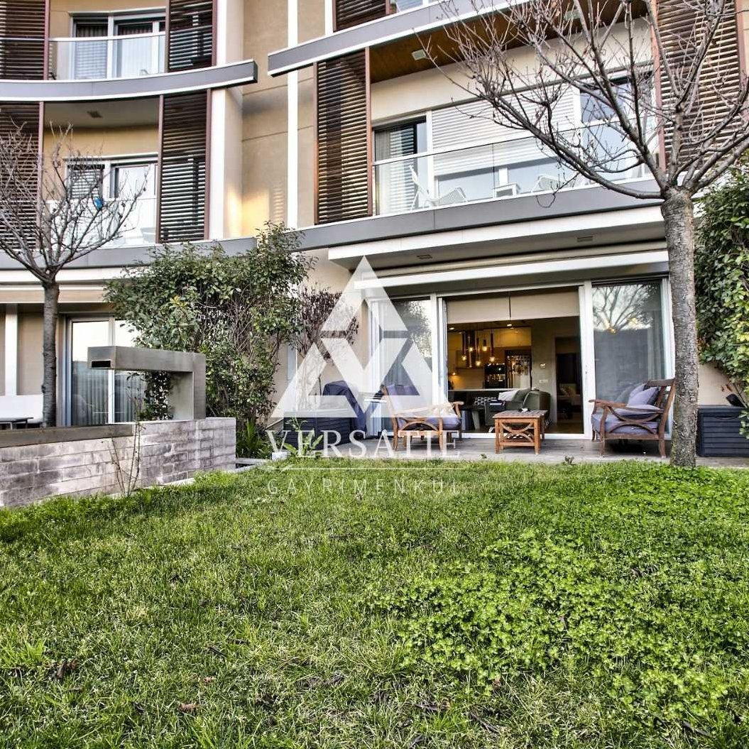 Spacious, magnificent, luxury apartment for sale in Hillpark complex in Istinye, one of the most peaceful neighbourhoods of Istanbul, with garden use, outdoor swimming pool