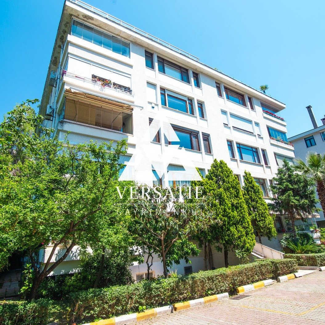 Luxury flat for sale in Ulus Dogankent Site, offering a peaceful and privileged life, surrounded by greenery, well-maintained