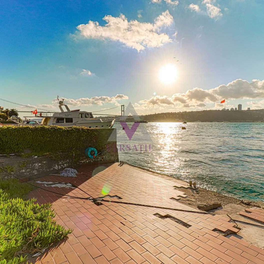Luxury mansion apartment for sale in Beylerbeyi with Bosphorus view and waterfront.