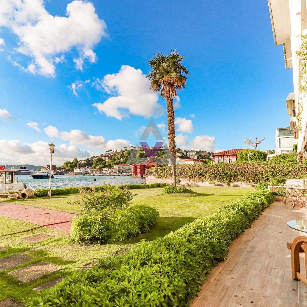 Luxury mansion apartment for sale in Beylerbeyi with Bosphorus view and waterfront.